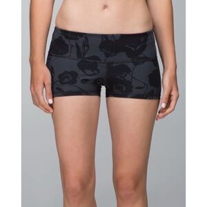 Lululemon Boogie Short Flat Inky Floral Printed Black Deep Coal / Black 2